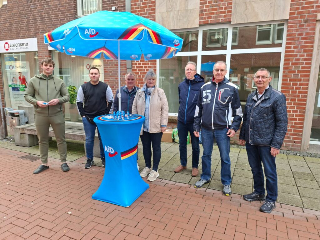 Team der AfD Coesfeld bei der Osterhasen-Verteilung in Coesfeld