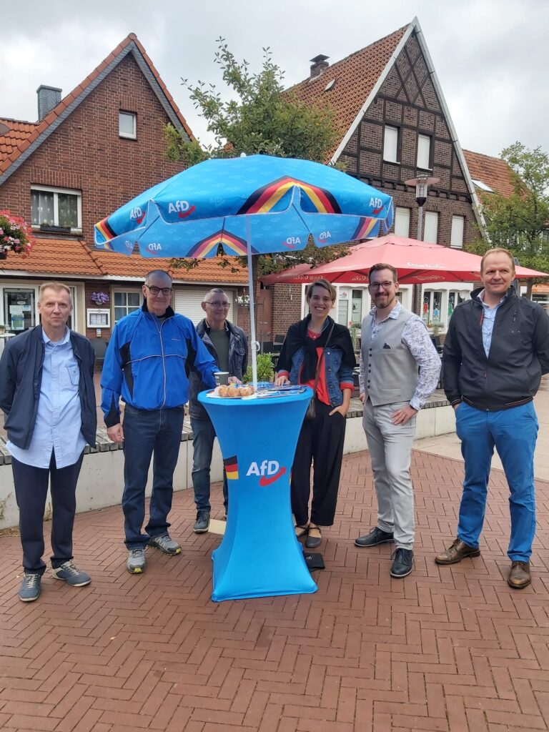 Mitglieder der AfD Coesfeld am Infostand in Nordkirchen
